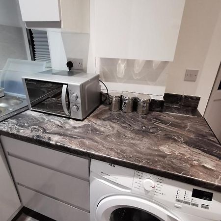 Studio Self Contained Double Bedroom London Exterior photo